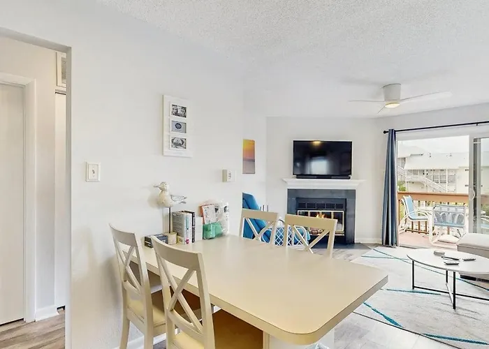 Sunny Ocean With Private Balcony & Laid-back Comfort