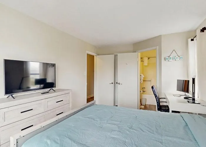 Holiday home Sunny Ocean With Private Balcony & Laid-back Comfort *