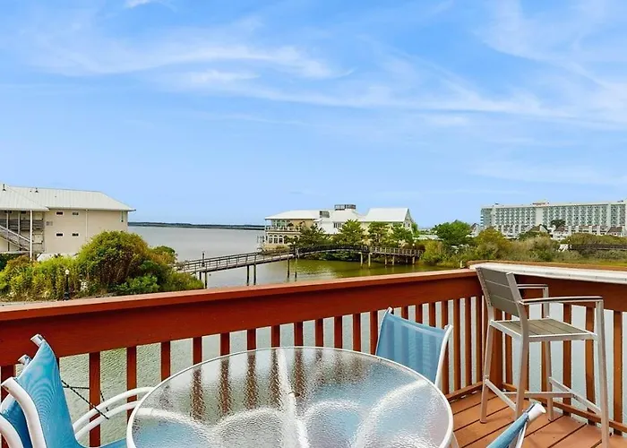 Sunny Ocean With Private Balcony & Laid-back Comfort Holiday home *