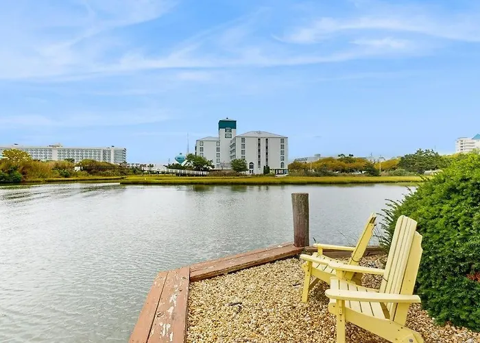 Sunny Ocean With Private Balcony & Laid-back Comfort Ocean City