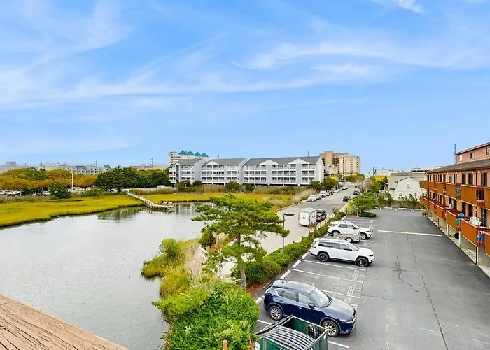 Sunny Ocean With Private Balcony & Laid-back Comfort