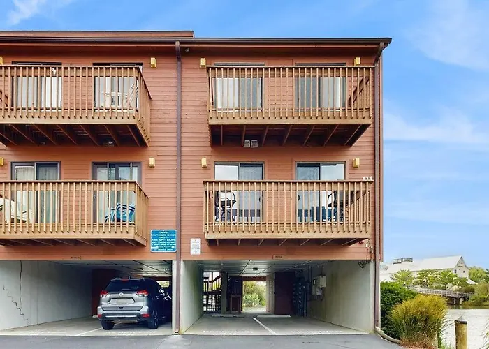 Sunny Ocean With Private Balcony & Laid-back Comfort Holiday home *